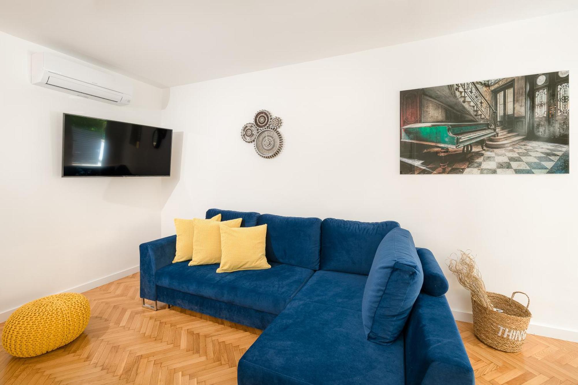 Apartments And Rooms Daisy สปลิท ภายนอก รูปภาพ