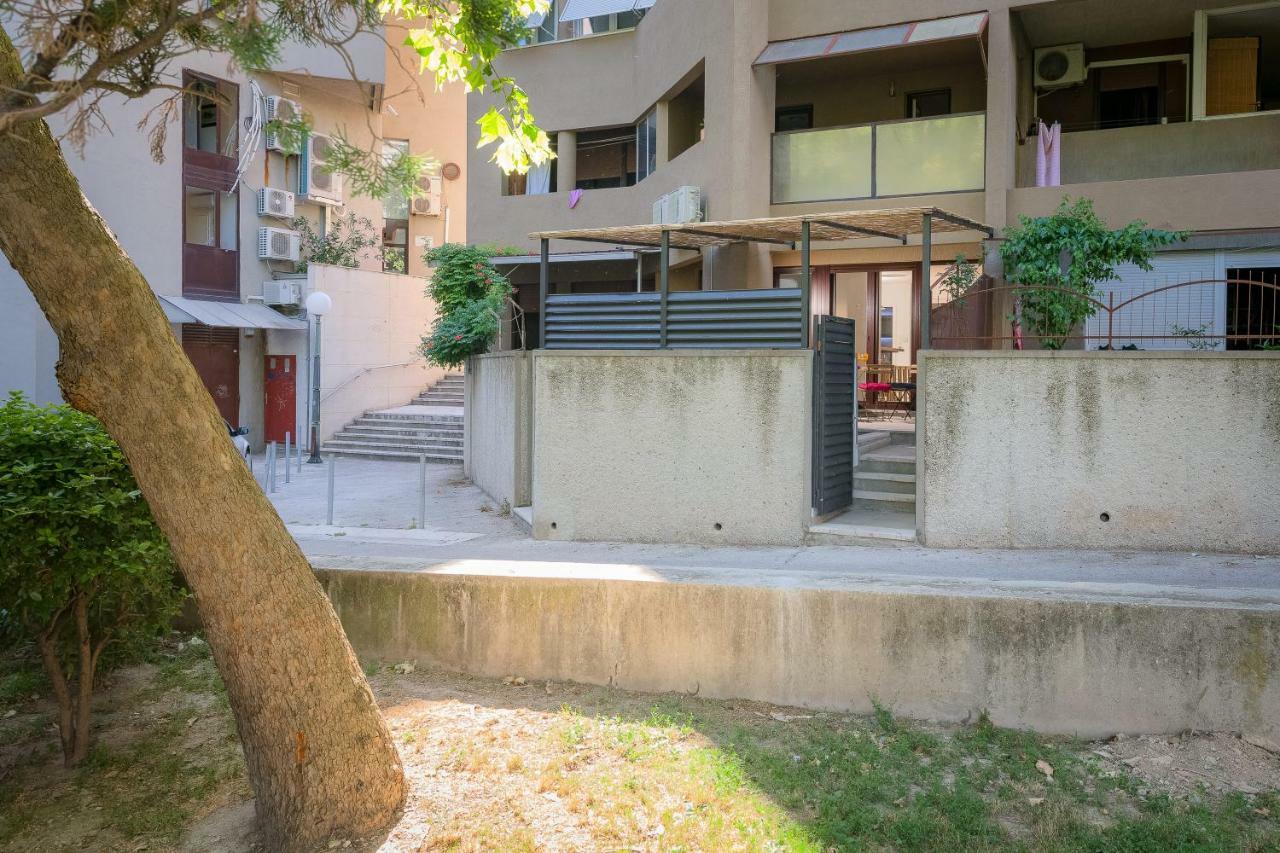 Apartments And Rooms Daisy สปลิท ภายนอก รูปภาพ